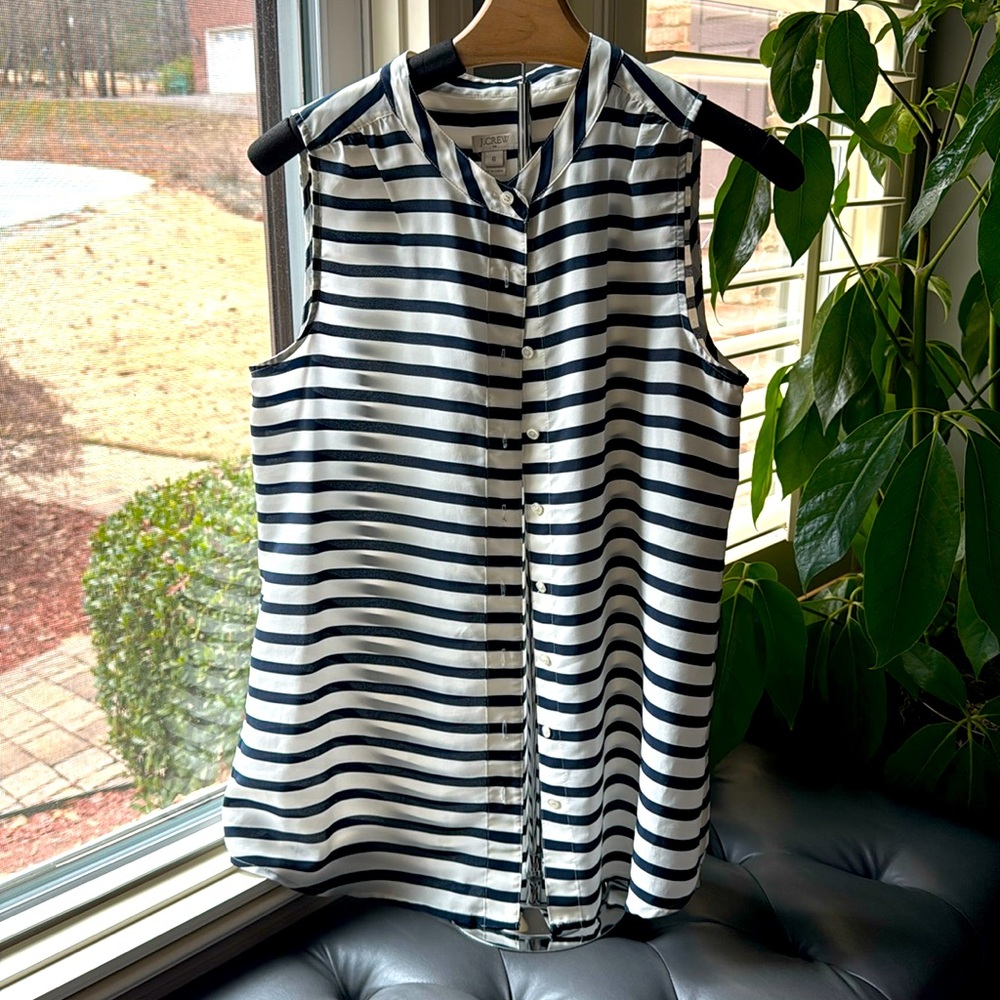 J Crew striped navy/beige sleeves top size 6.